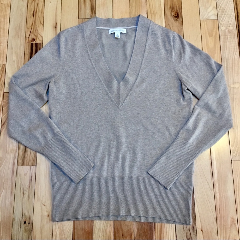 NWOT Banana Republic Cashmere Blend Sweater Size M
